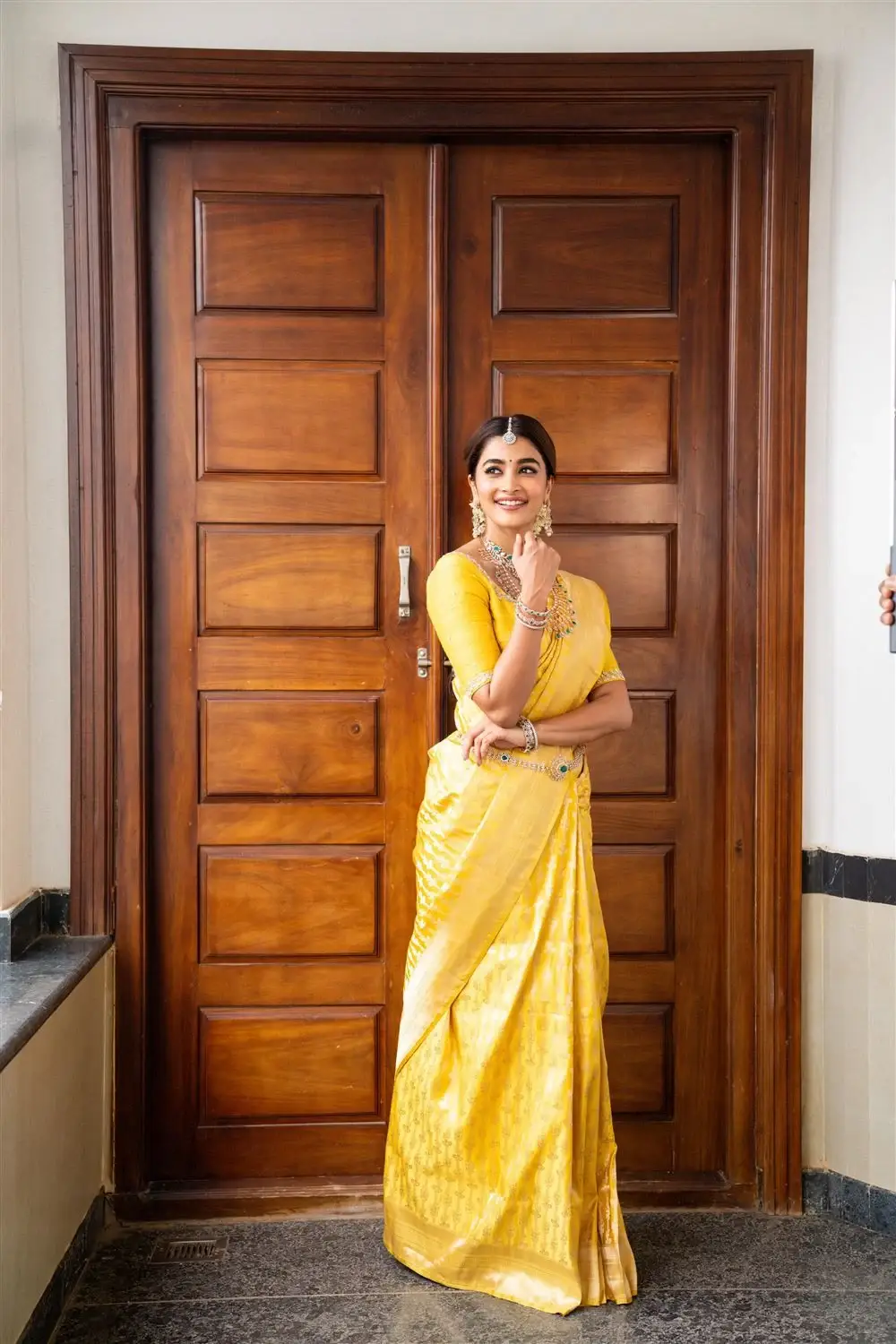 TELUGU ACTRESS POOJA HEGDE IN YELLOW SILK SAREE 12